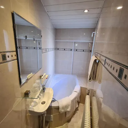 La Louisiane Hotel 2*